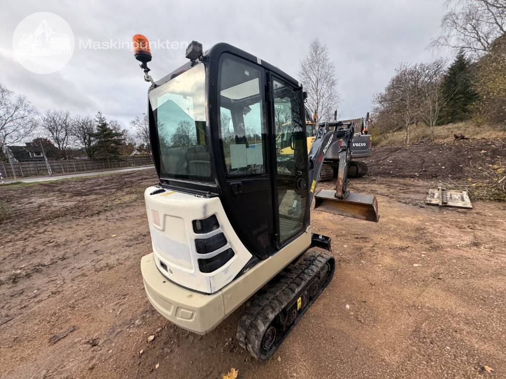 Yanmar TC 22 - حفارة مصغرة: صور 5 Yanmar TC 22 - حفارة مصغرة: صور 5