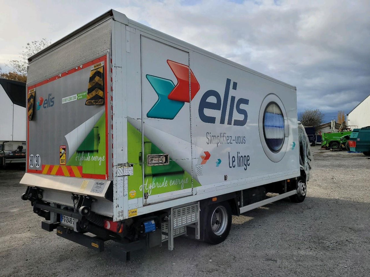 FUSO CANTER 7C15 - بصندوق مغلق شاحنة: صور 4 FUSO CANTER 7C15 - بصندوق مغلق شاحنة: صور 4