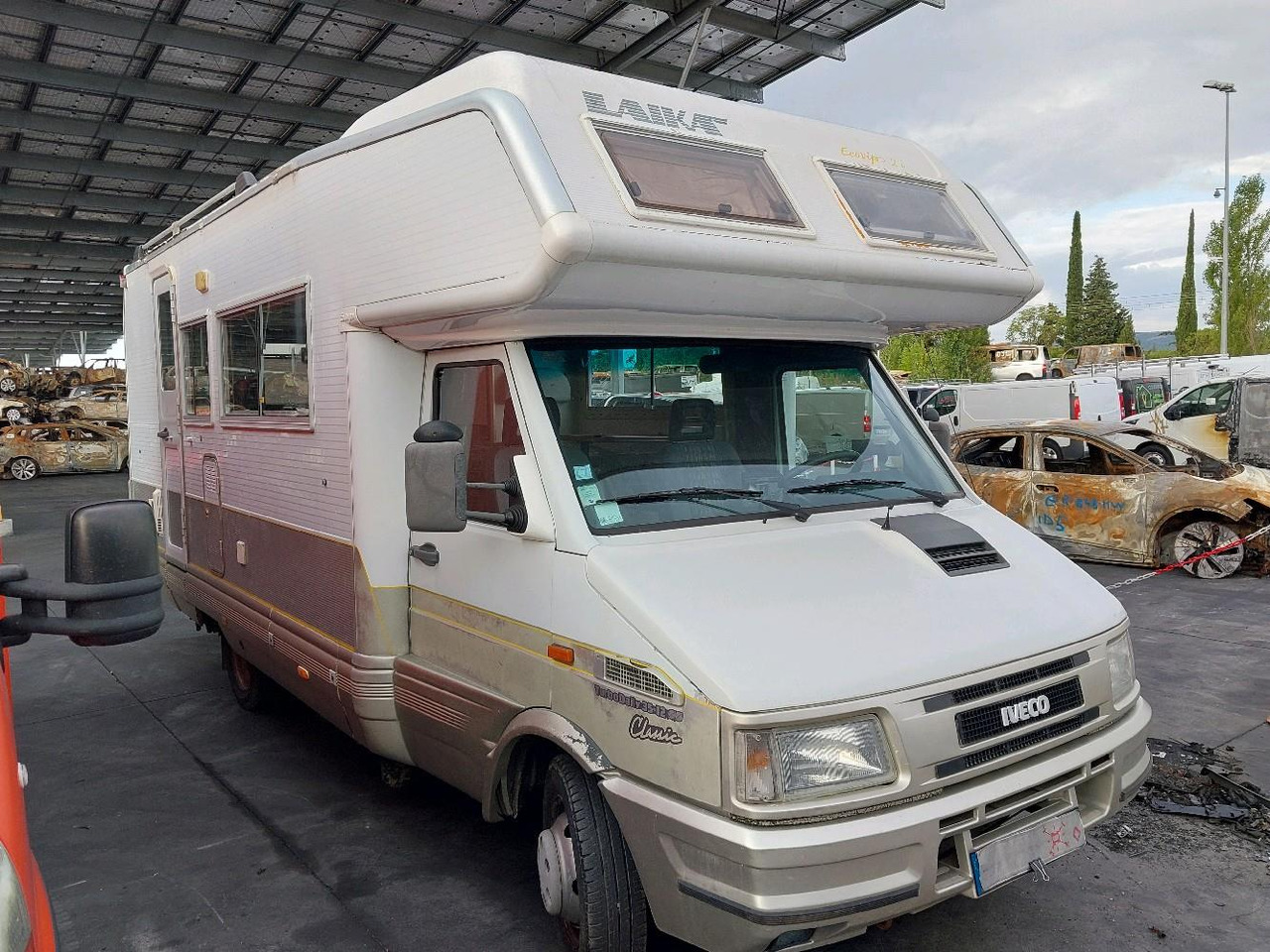 IVECO LAIKA 35.12 CAMPING 122 - موتر هوم سقف عالي: صور 2 IVECO LAIKA 35.12 CAMPING 122 - موتر هوم سقف عالي: صور 2