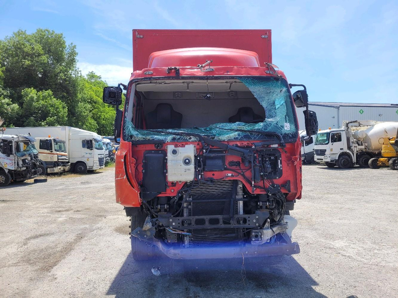 RENAULT D19 WIDE - بصندوق مغلق شاحنة: صور 2 RENAULT D19 WIDE - بصندوق مغلق شاحنة: صور 2