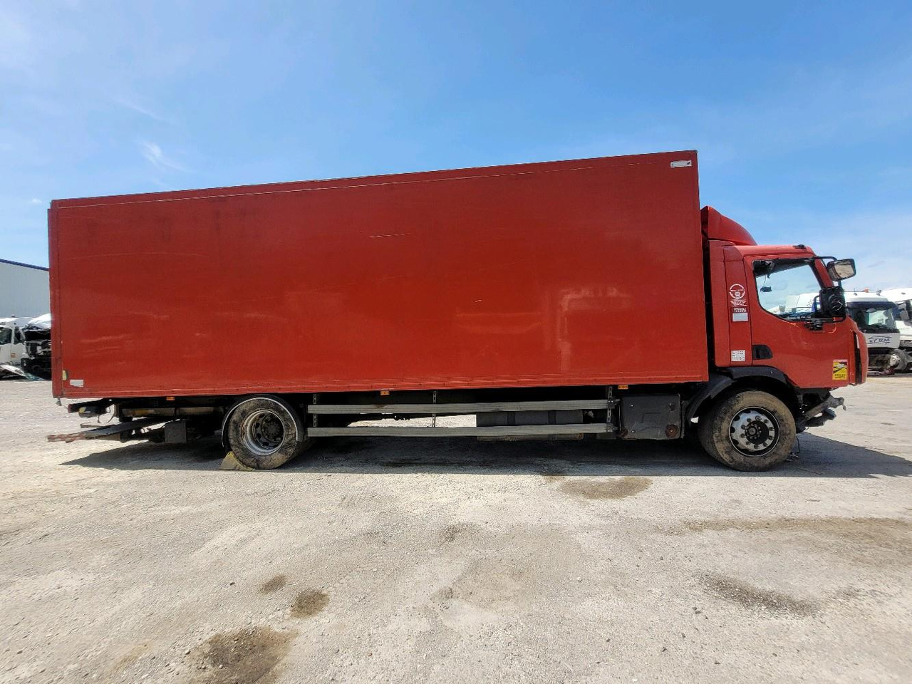 RENAULT D19 WIDE - بصندوق مغلق شاحنة: صور 3 RENAULT D19 WIDE - بصندوق مغلق شاحنة: صور 3