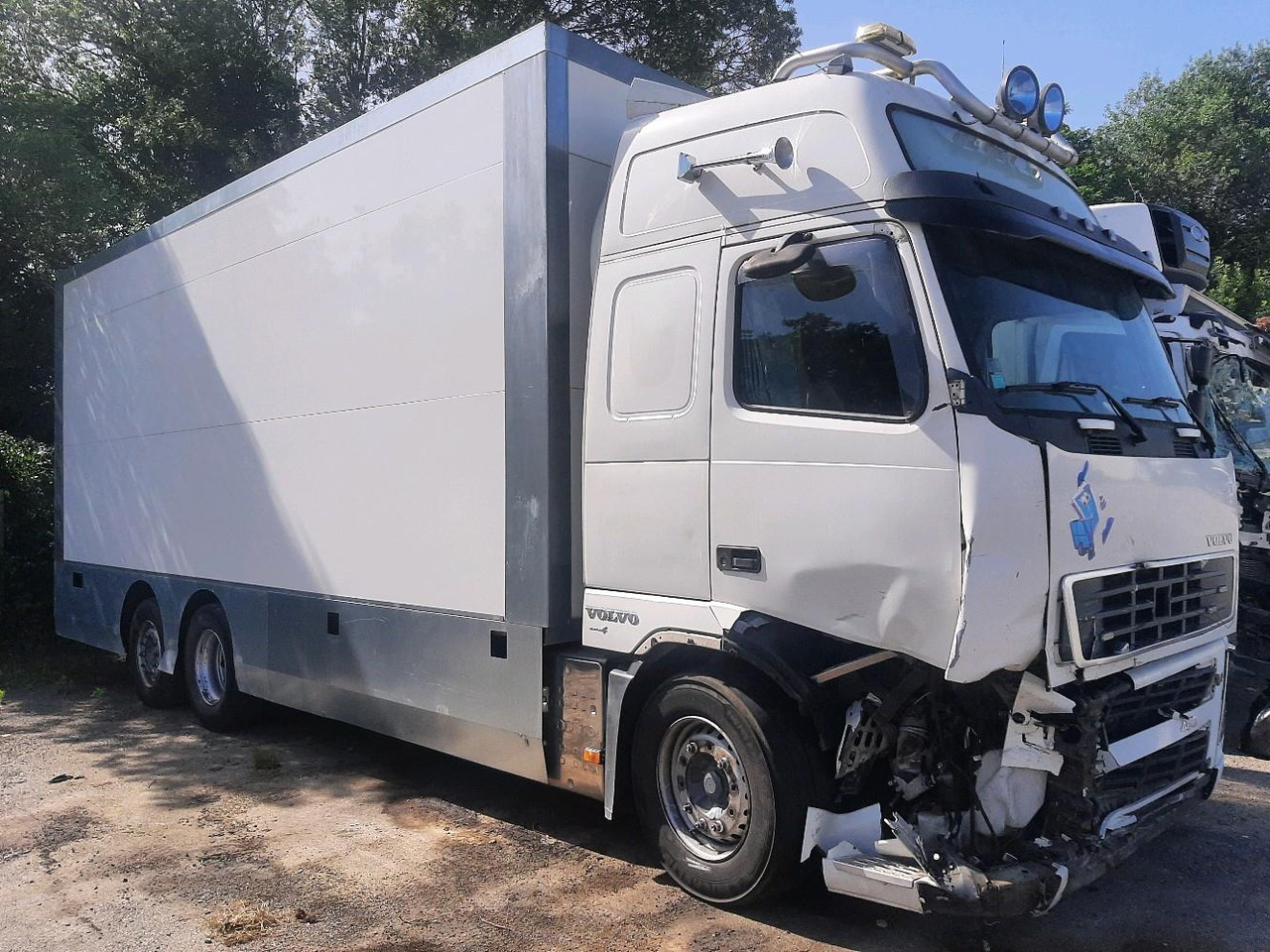VOLVO FH 480 PORTEUR - بصندوق مغلق شاحنة: صور 1 VOLVO FH 480 PORTEUR - بصندوق مغلق شاحنة: صور 1