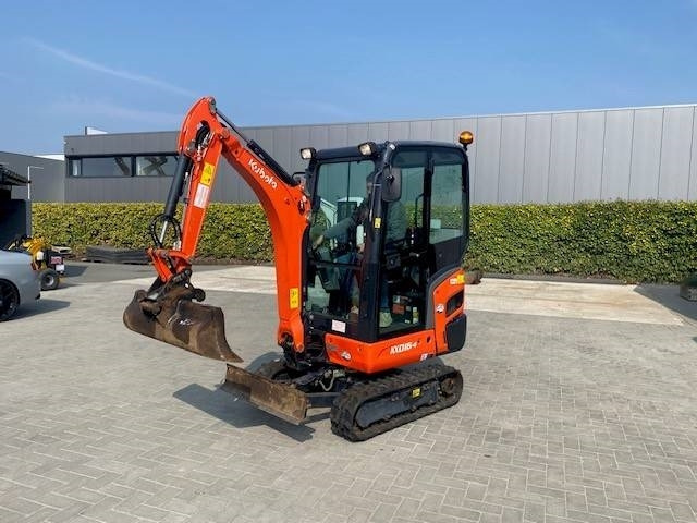 Kubota KX 016-4 - حفارة مصغرة: صور 4 Kubota KX 016-4 - حفارة مصغرة: صور 4