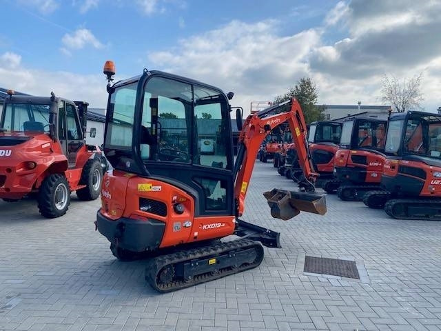 Kubota KX 019-4 - حفارة مصغرة: صور 2 Kubota KX 019-4 - حفارة مصغرة: صور 2