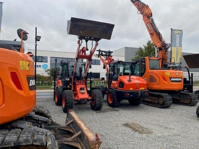 Kubota R 065 - اللودر بعجل: صور 4 Kubota R 065 - اللودر بعجل: صور 4
