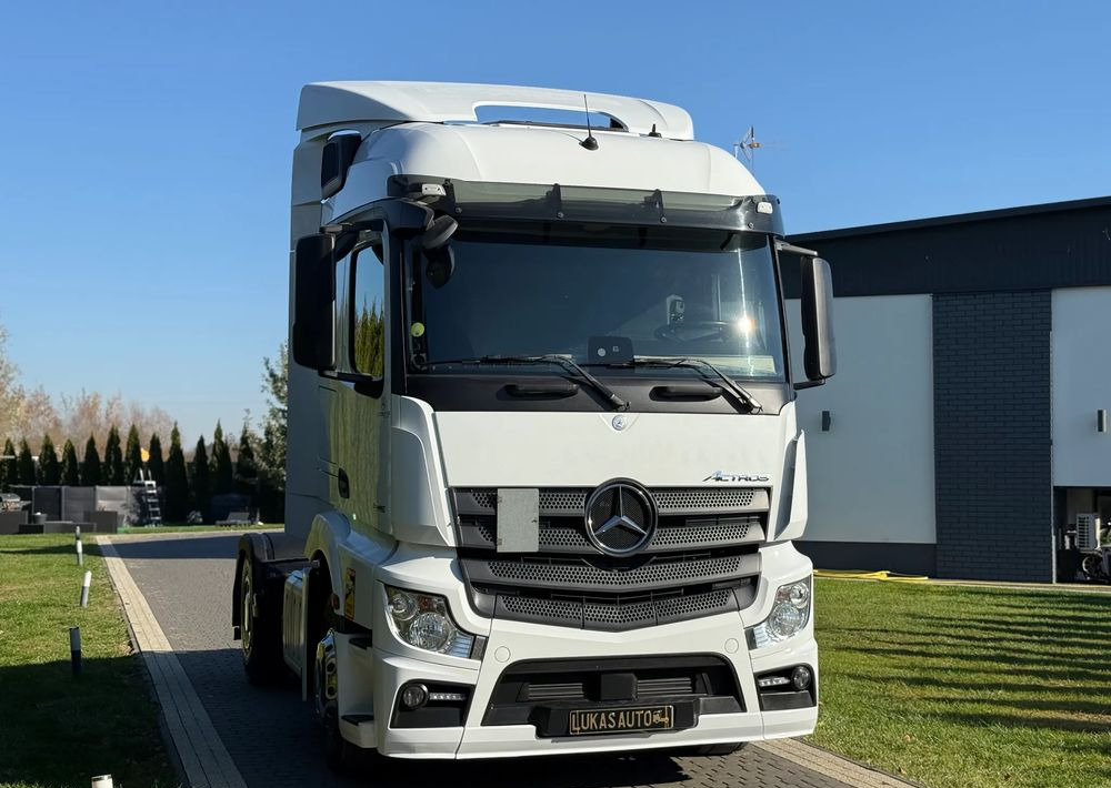 Mercedes-Benz ACTROS 1845 - شاحنة جرار: صور 3 Mercedes-Benz ACTROS 1845 - شاحنة جرار: صور 3