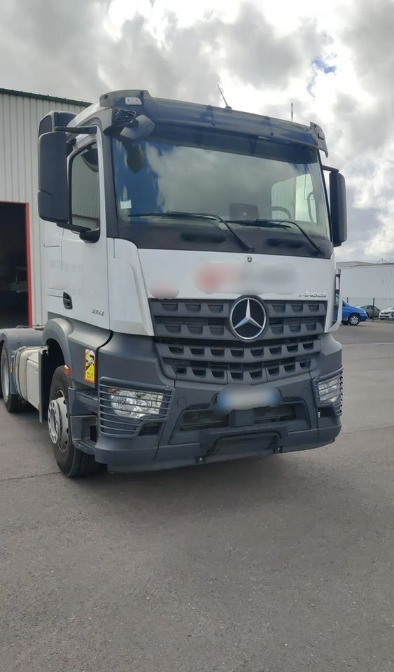 Mercedes-Benz AROCS 3353 6X4 68 TON - شاحنة جرار: صور 2 Mercedes-Benz AROCS 3353 6X4 68 TON - شاحنة جرار: صور 2