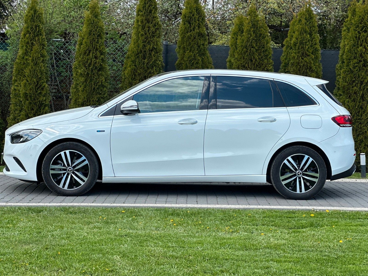 Mercedes-Benz B 250e - سيارة: صور 5 Mercedes-Benz B 250e - سيارة: صور 5