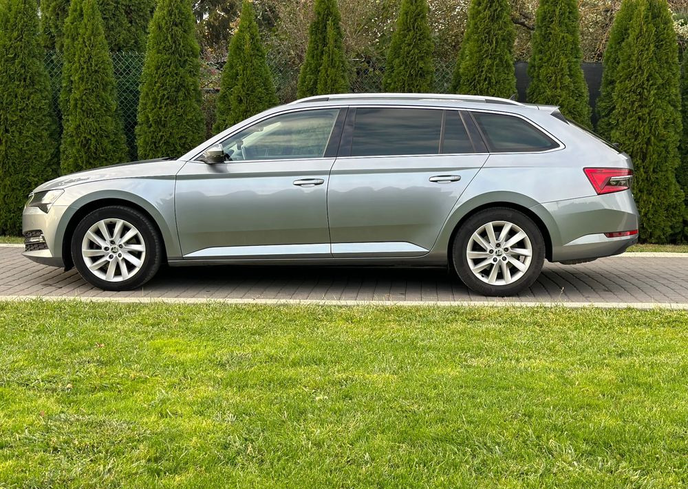 Skoda Superb 2.0 TDI SCR Style DSG - سيارة ستيشن: صور 4 Skoda Superb 2.0 TDI SCR Style DSG - سيارة ستيشن: صور 4