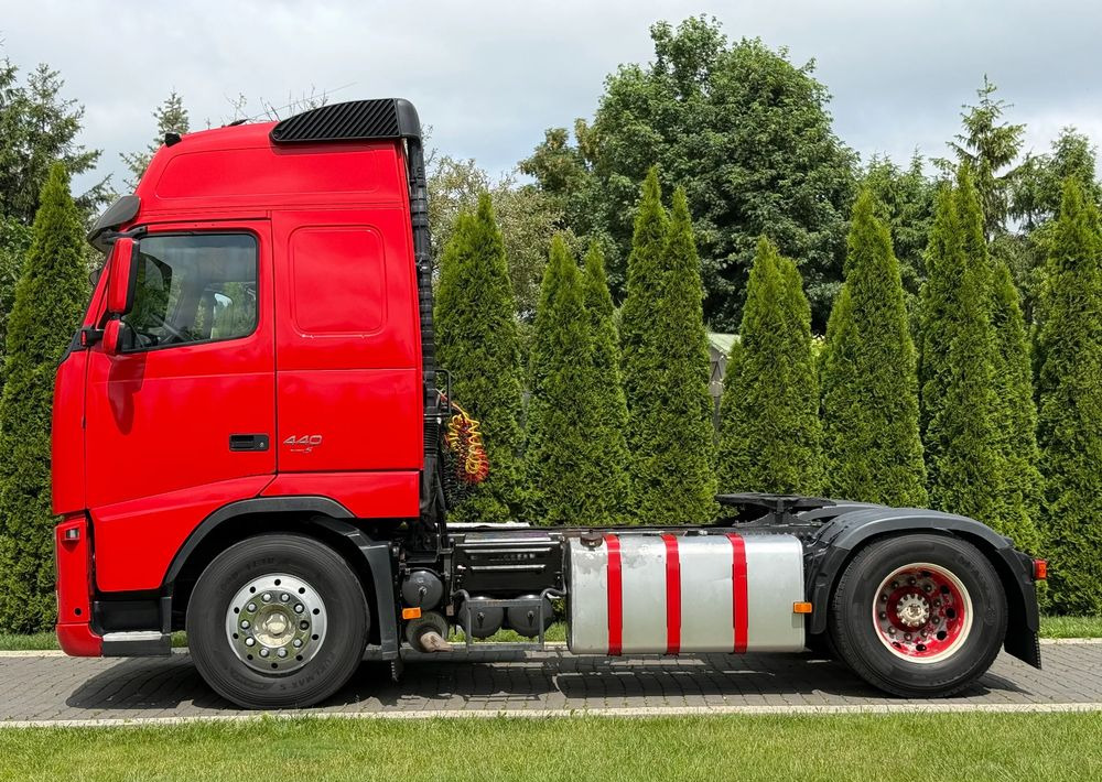 Volvo FH 440 AUTOMAT EURO 5 LODÓWKA - شاحنة جرار: صور 5 Volvo FH 440 AUTOMAT EURO 5 LODÓWKA - شاحنة جرار: صور 5
