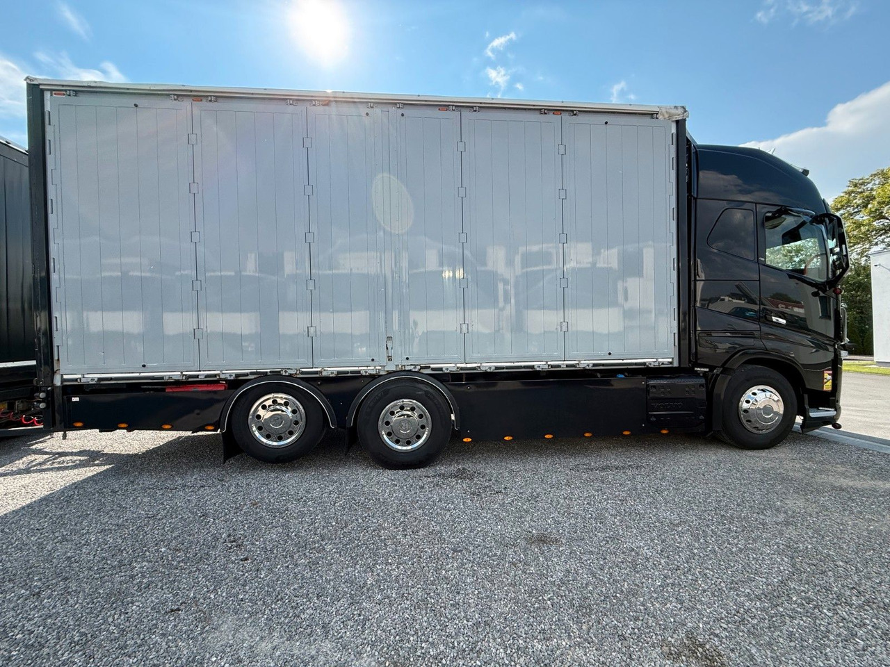 بصندوق مغلق شاحنة Volvo FH16 660 HP XL  TANDEM 6x2 LIMITED EDITION: صور 7