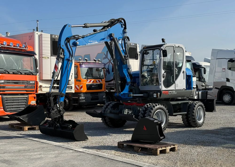 Wacker Neuson 9503-2 TRZY ŁYŻKI - حفارة على عجلات: صور 1 Wacker Neuson 9503-2 TRZY ŁYŻKI - حفارة على عجلات: صور 1