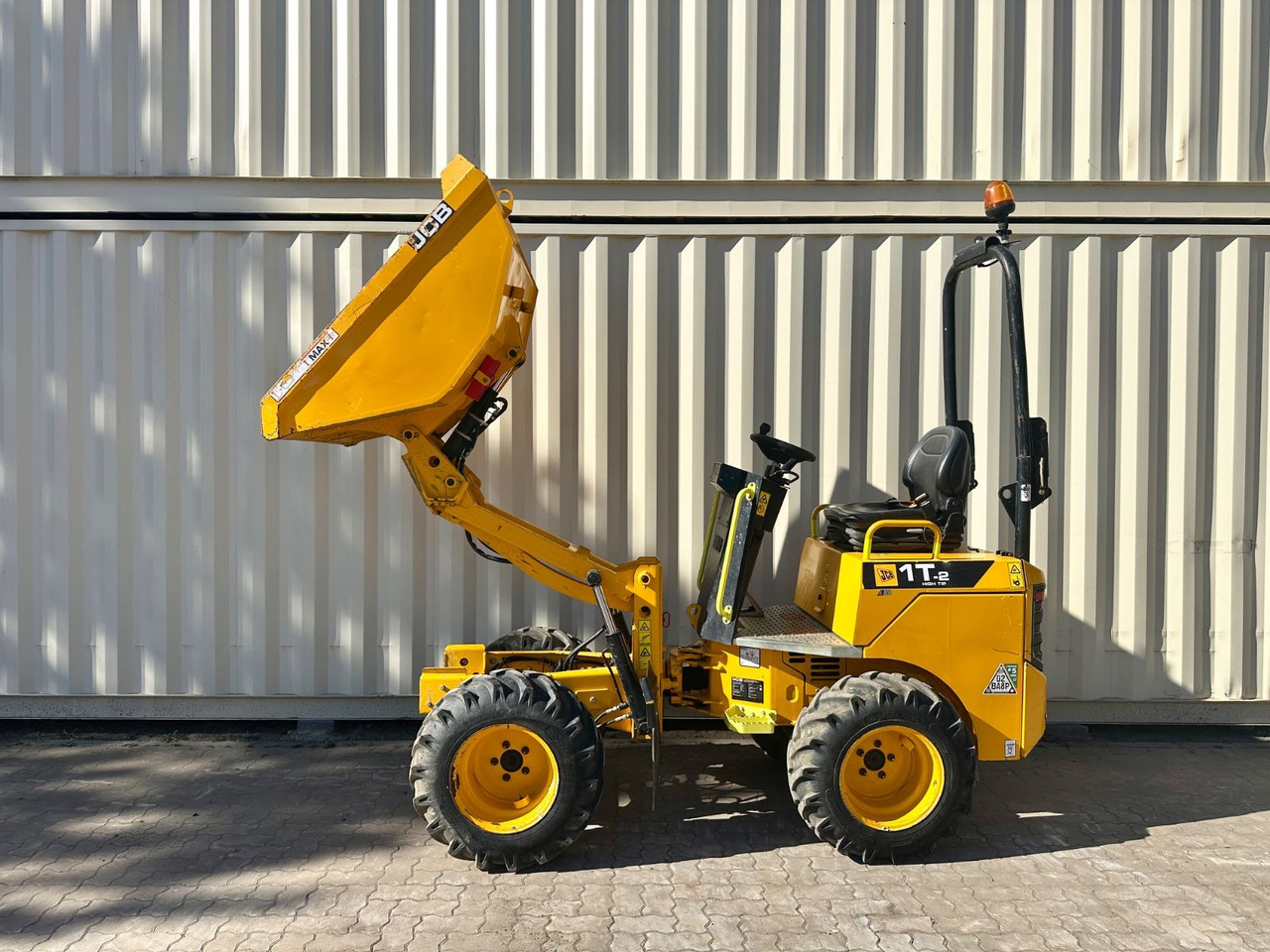 JCB 1T-2 High Tip Dumper, 674 Bh, 1.000 KG - شاحنة قلابة صغيرة: صور 2 JCB 1T-2 High Tip Dumper, 674 Bh, 1.000 KG - شاحنة قلابة صغيرة: صور 2