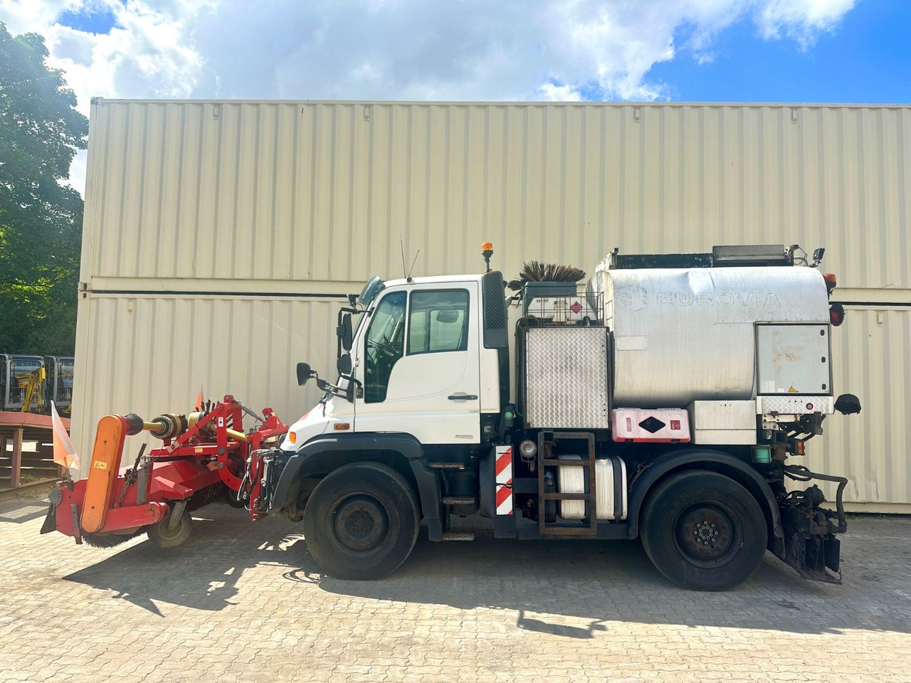 Unimog U400 Schäfer-Technic Bitum/Asphalt / TÜV 02/2026 - شاحنة: صور 2 Unimog U400 Schäfer-Technic Bitum/Asphalt / TÜV 02/2026 - شاحنة: صور 2