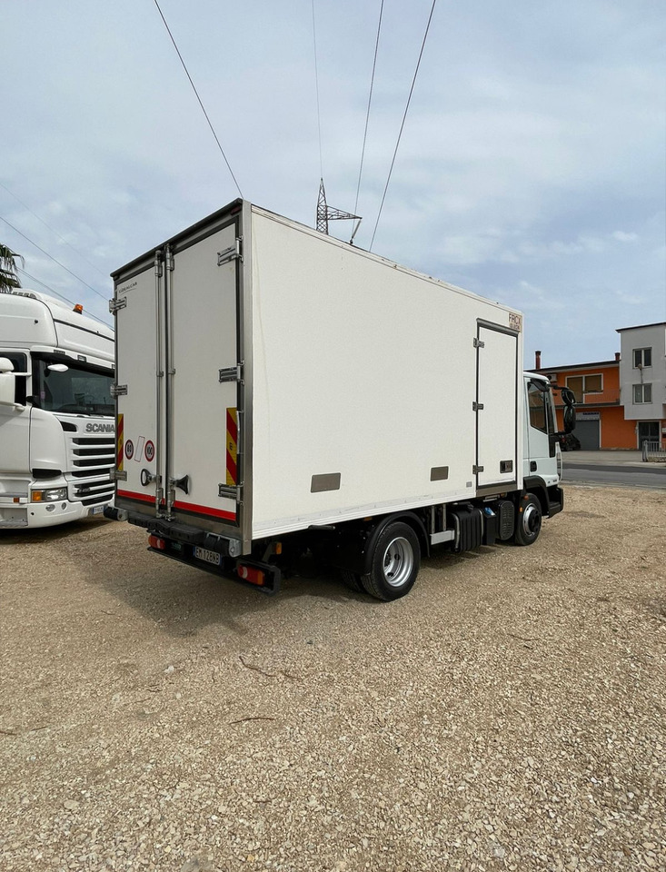 IVECO EUROCARGO 75E18 - مبردة شاحنة: صور 2 IVECO EUROCARGO 75E18 - مبردة شاحنة: صور 2