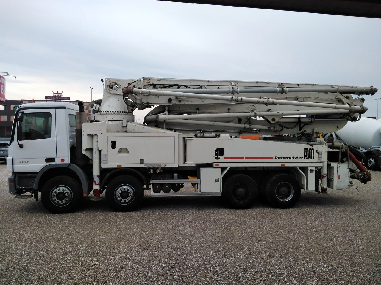 Mercedes-Benz ACTROS 4144 PUTZMEISTER M42 - مضخة خرسانة: صور 4 Mercedes-Benz ACTROS 4144 PUTZMEISTER M42 - مضخة خرسانة: صور 4