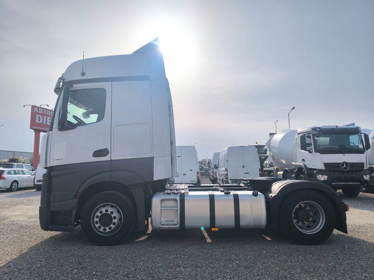 Mercedes-Benz Actros 1845 - شاحنة جرار: صور 4 Mercedes-Benz Actros 1845 - شاحنة جرار: صور 4