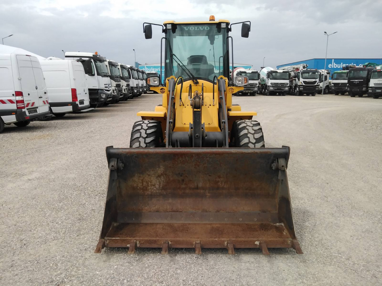 VOLVO L30G - اللودر بعجل: صور 2 VOLVO L30G - اللودر بعجل: صور 2