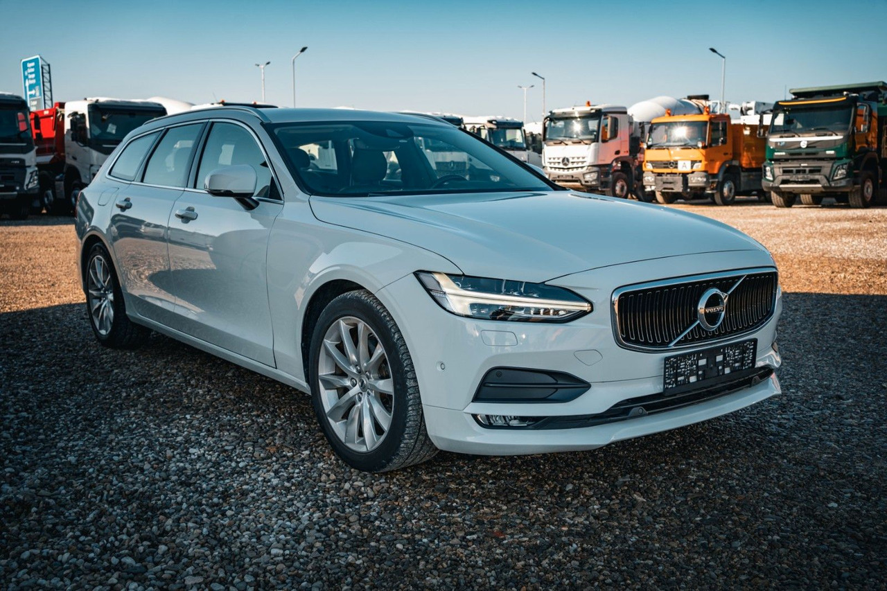 Volvo V90 D4 Momentum 2.0D - سيارة ستيشن: صور 1 Volvo V90 D4 Momentum 2.0D - سيارة ستيشن: صور 1