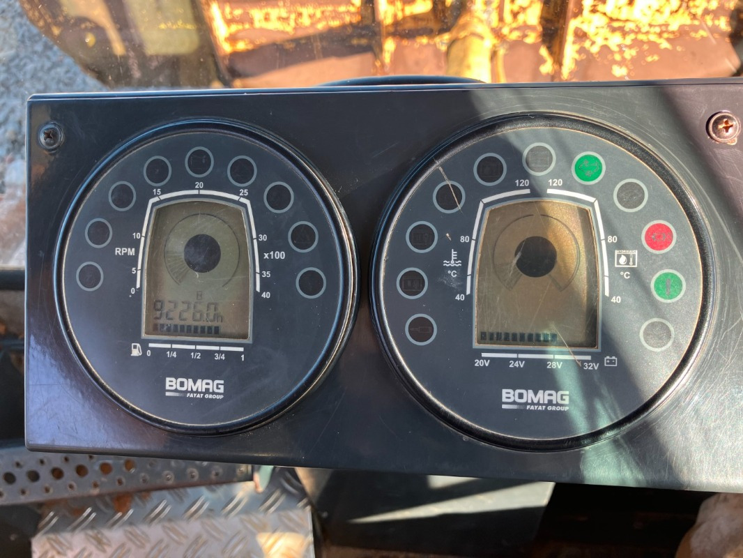 مدماج BOMAG DE BC 772 RB-2  Stage IIIa/Tier 3: صور 9