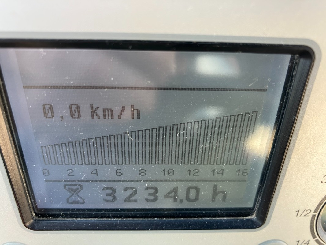 BOMAG DE BW 161 AD-5 Stage IIIb/Tier 4i - مدحلة الأسفلت: صور 5 BOMAG DE BW 161 AD-5 Stage IIIb/Tier 4i - مدحلة الأسفلت: صور 5