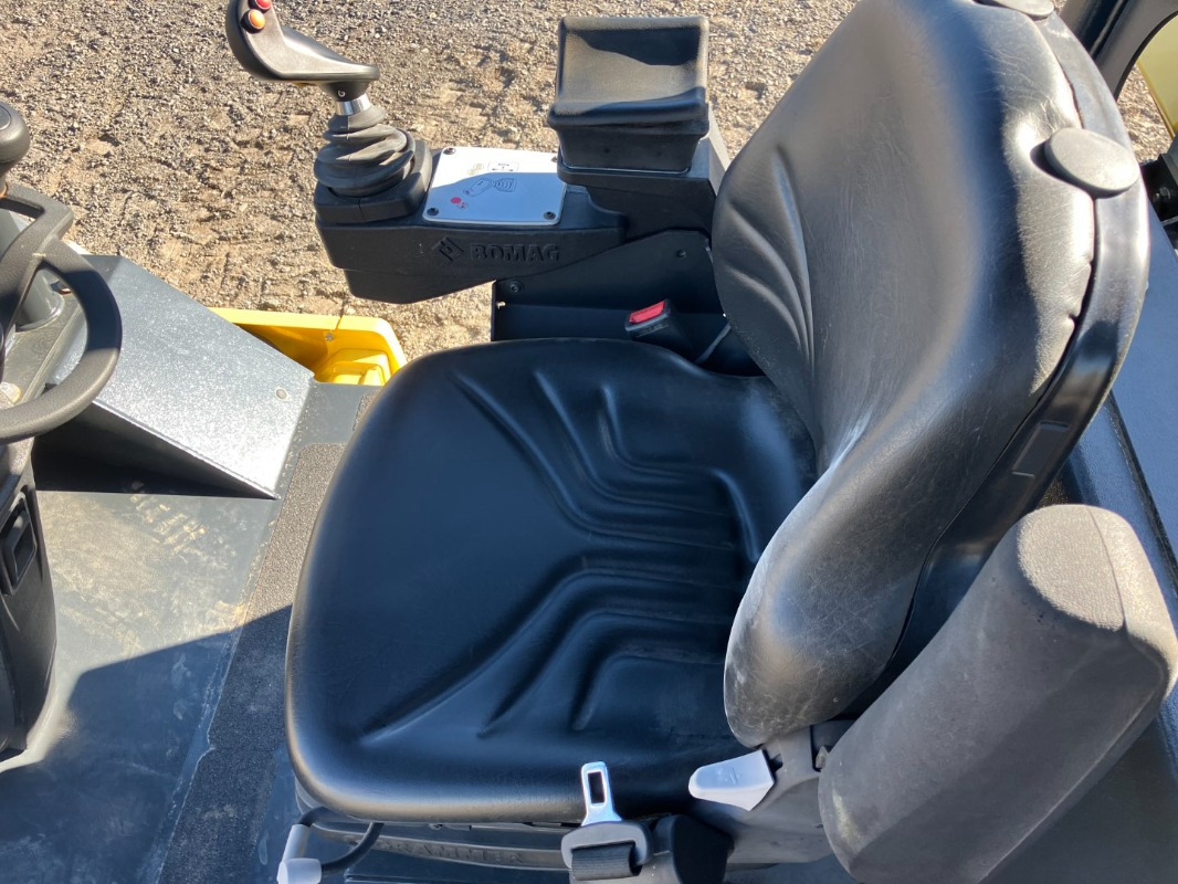 مدماج BOMAG DE BW 211 DH-5 Stage IV/TIER4f: صور 15 مدماج BOMAG DE BW 211 DH-5 Stage IV/TIER4f: صور 15