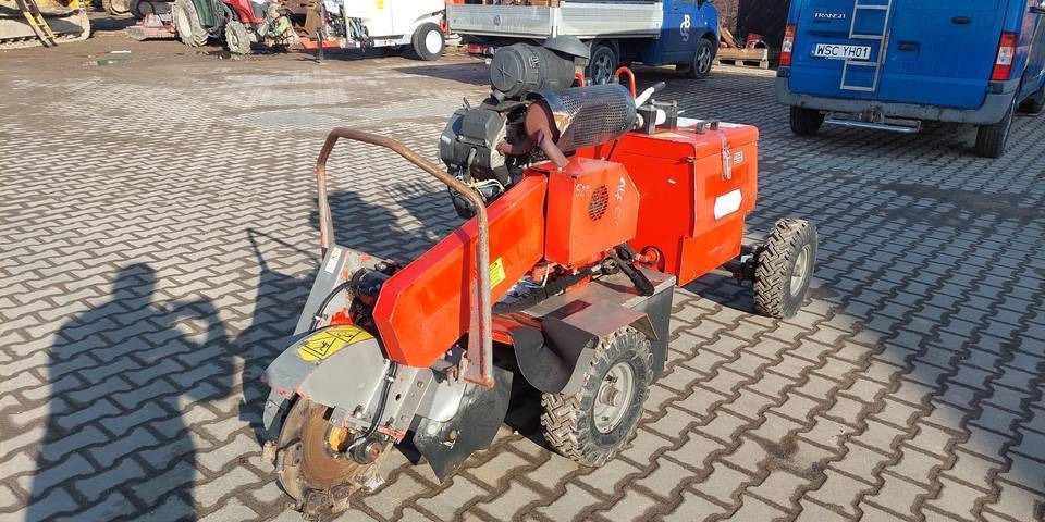 Frezarka do pni Vermeer SC252 - جلاخات أجذال الشجر: صور 2 Frezarka do pni Vermeer SC252 - جلاخات أجذال الشجر: صور 2