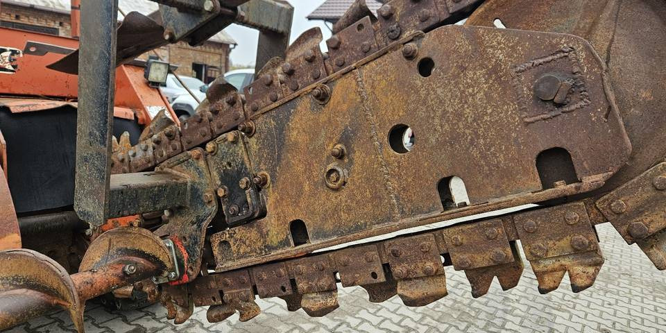 حفارة على عجلات Koparka łańcuchowa Ditch Witch 7610: صور 9