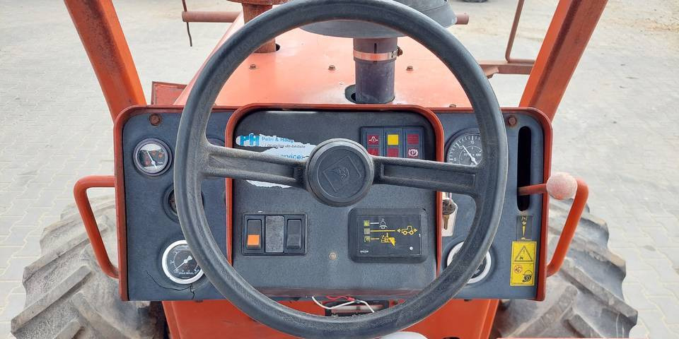 خندق‌کن Koparka łańcuchowa Ditch Witch 8020 85KM: صور 10