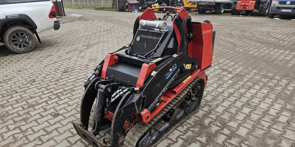 Miniładowarka Toro Dingo TX1000 bobcat ditch witch - حفار متعدد الاستخدام: صور 2 Miniładowarka Toro Dingo TX1000 bobcat ditch witch - حفار متعدد الاستخدام: صور 2