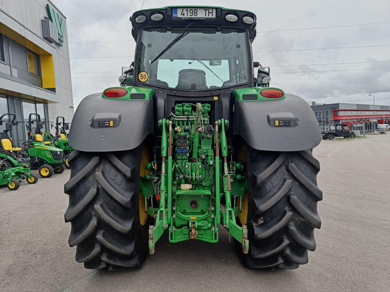 John Deere 6215R - جرار: صور 4 John Deere 6215R - جرار: صور 4
