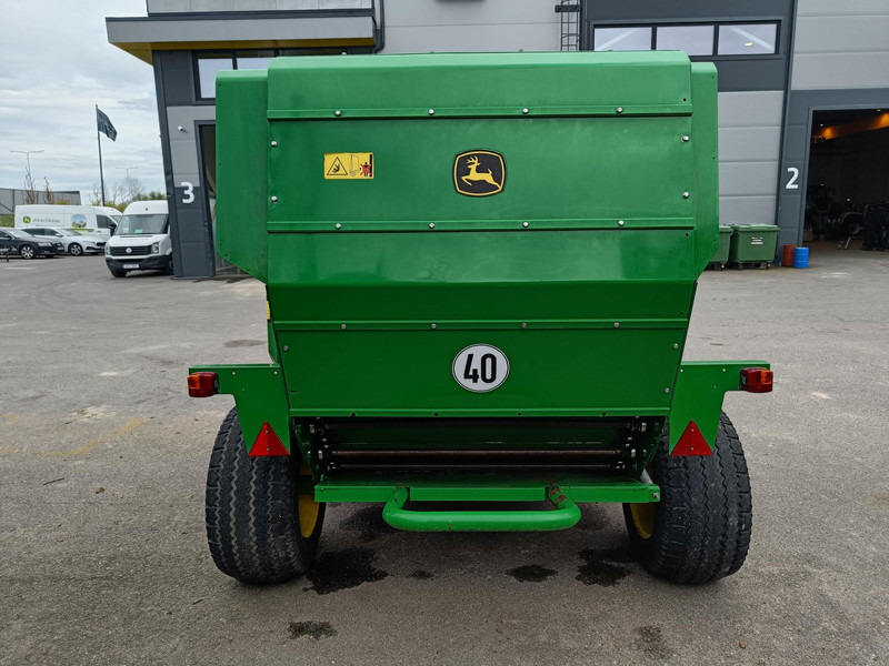 John Deere 623N - مكبس القش الدائري: صور 3 John Deere 623N - مكبس القش الدائري: صور 3