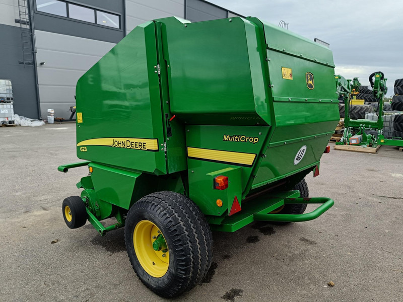 John Deere 623N - مكبس القش الدائري: صور 2 John Deere 623N - مكبس القش الدائري: صور 2