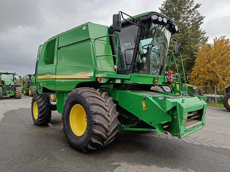 John Deere T550 - حصادة شاملة: صور 1 John Deere T550 - حصادة شاملة: صور 1