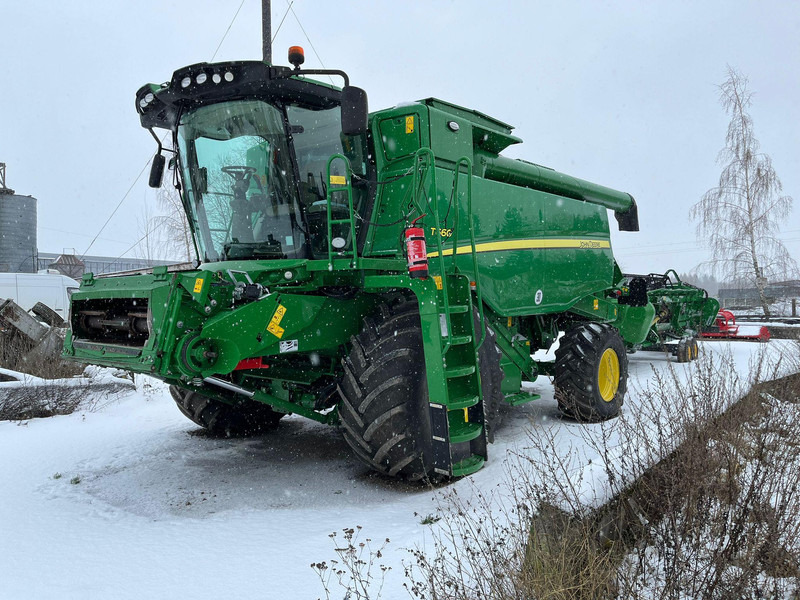 John Deere T660 - حصادة شاملة: صور 4 John Deere T660 - حصادة شاملة: صور 4