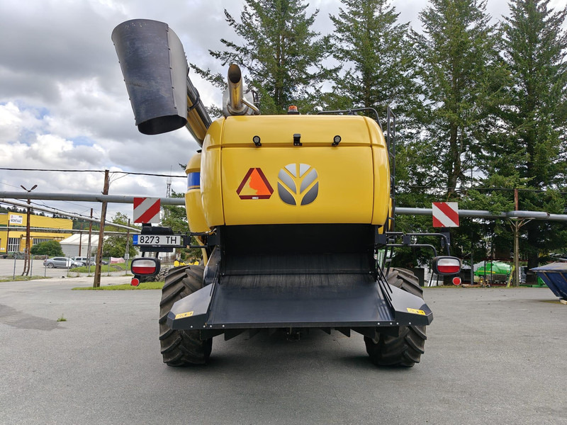 New Holland CX 8.90 - حصادة شاملة: صور 4 New Holland CX 8.90 - حصادة شاملة: صور 4