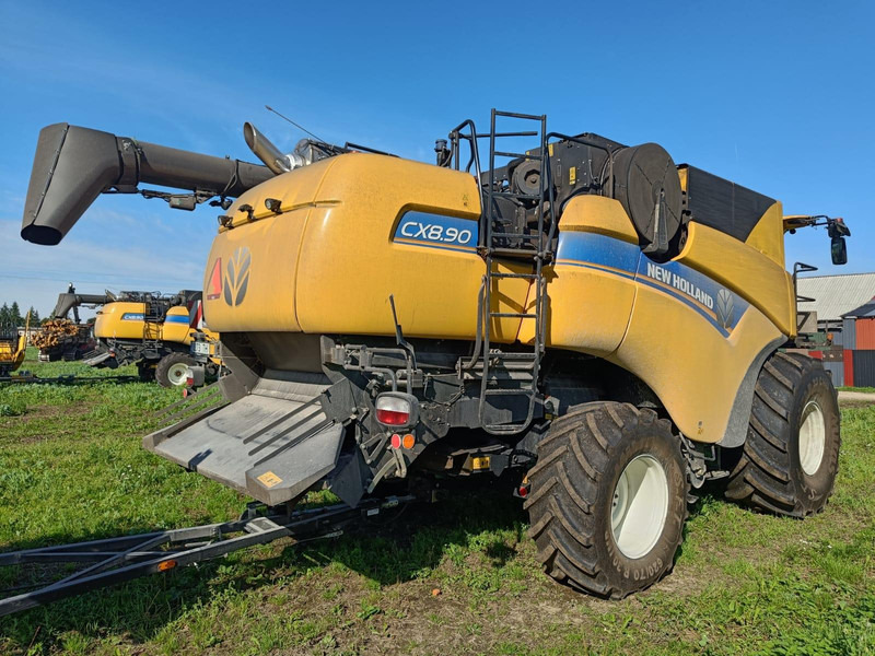 New Holland CX 8.90 - حصادة شاملة: صور 4 New Holland CX 8.90 - حصادة شاملة: صور 4