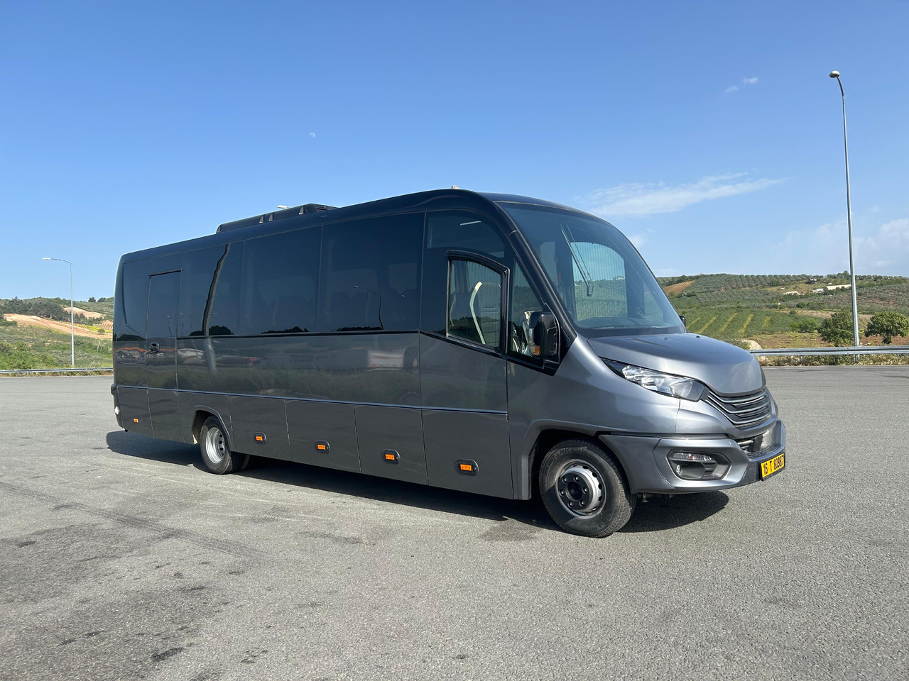 IVECO DAILY - RIGHT HAND DRIVE TOURISTIC VEHICLE - سياحية حافلة: صور 2 IVECO DAILY - RIGHT HAND DRIVE TOURISTIC VEHICLE - سياحية حافلة: صور 2