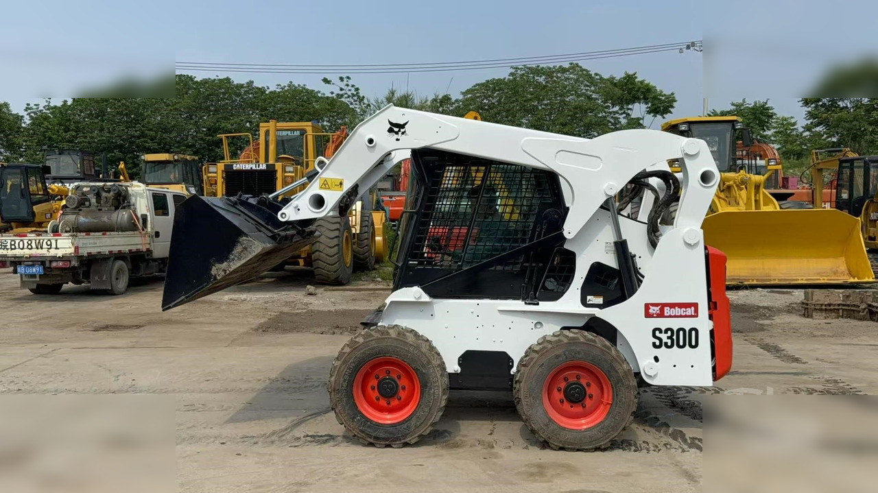 BOBCAT S300 - شيول صغير: صور 4 BOBCAT S300 - شيول صغير: صور 4