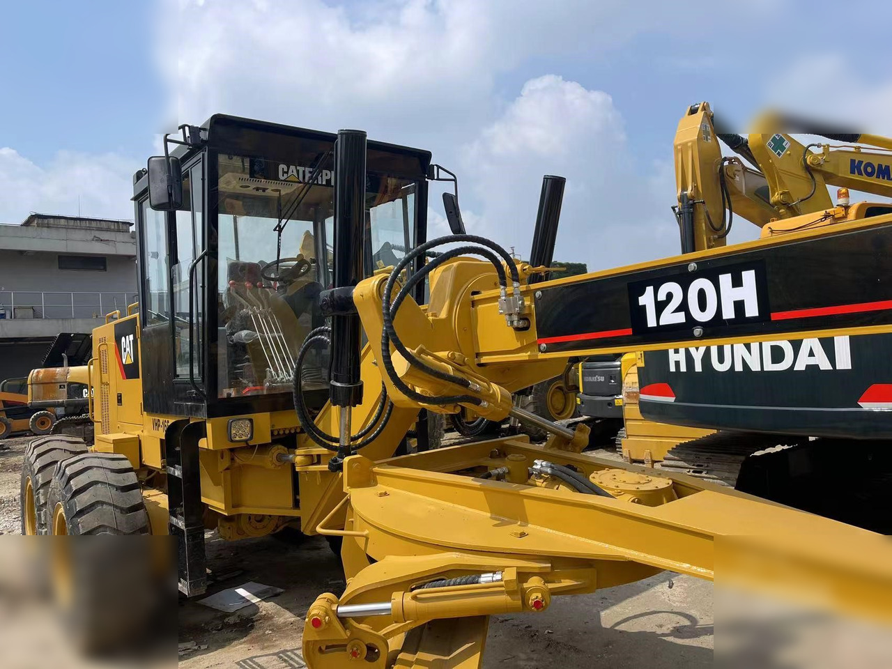 CATERPILLAR 120H - آلة تسوية الأرض: صور 4 CATERPILLAR 120H - آلة تسوية الأرض: صور 4