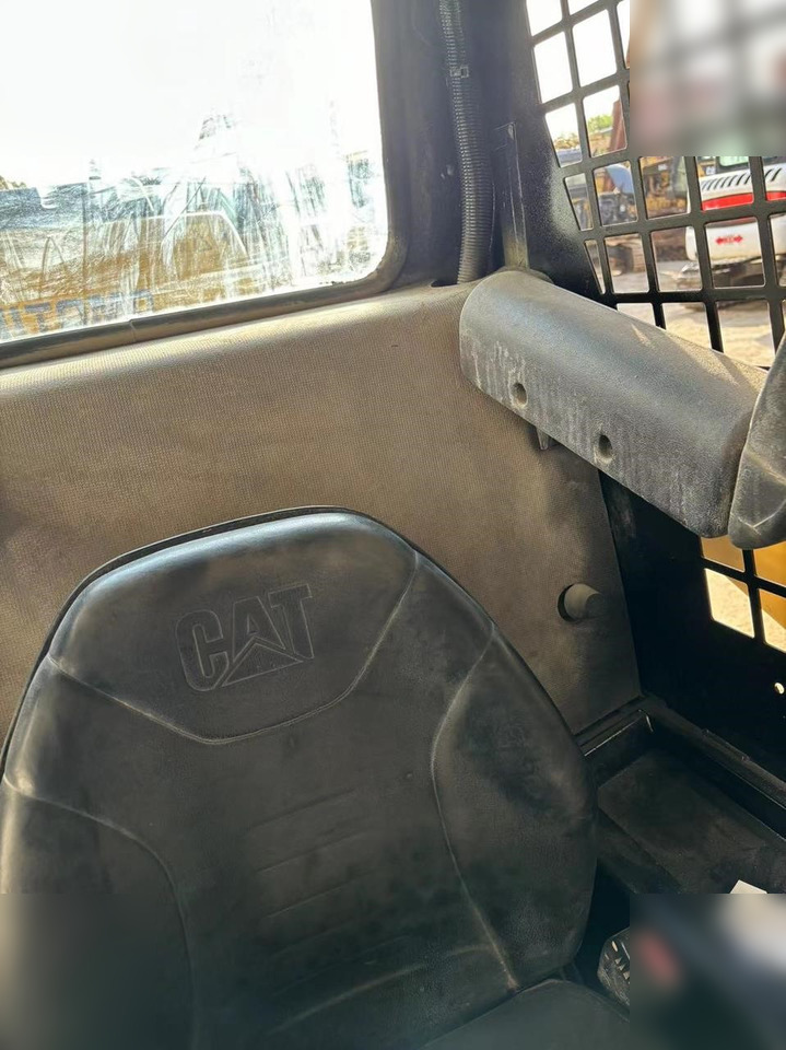 CATERPILLAR 226B - شيول صغير: صور 4 CATERPILLAR 226B - شيول صغير: صور 4