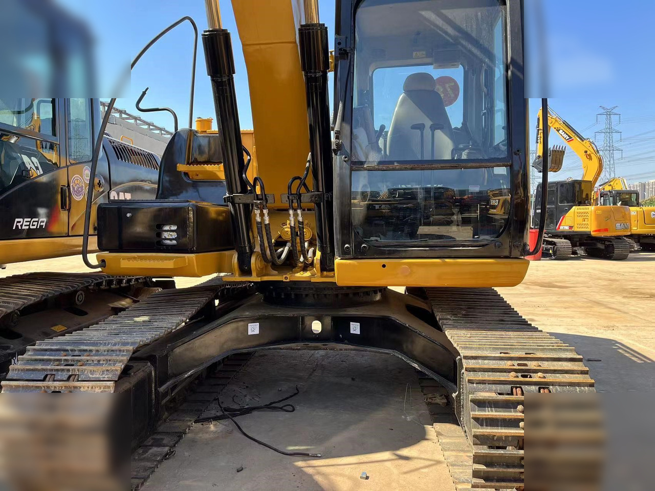 CATERPILLAR 312D - حفارات زحافة: صور 2 CATERPILLAR 312D - حفارات زحافة: صور 2