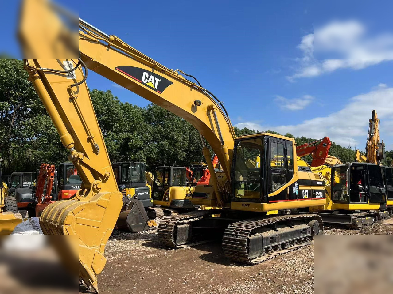 CATERPILLAR 320BL - حفارات زحافة: صور 1 CATERPILLAR 320BL - حفارات زحافة: صور 1