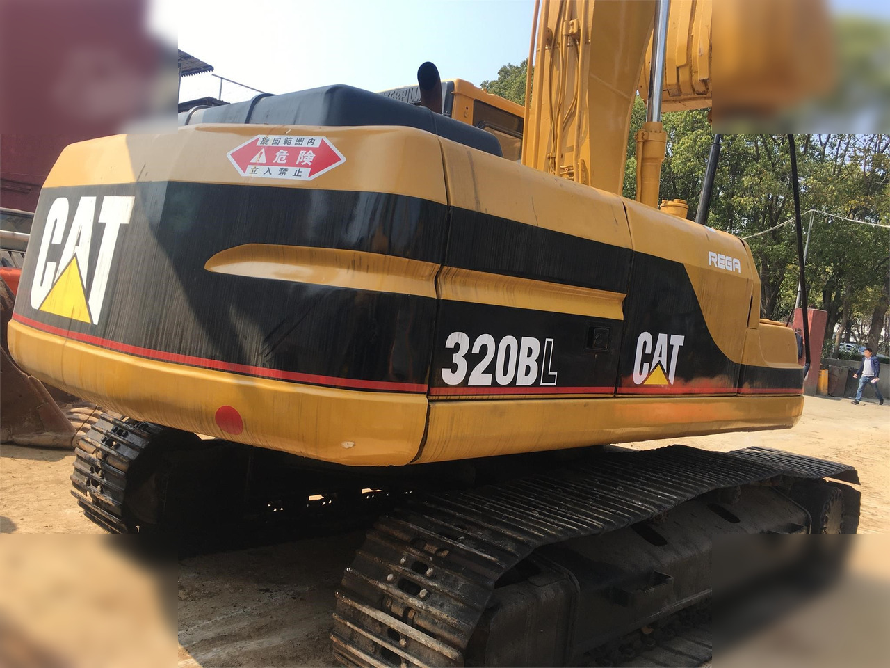 CATERPILLAR 320BL - حفارات زحافة: صور 1 CATERPILLAR 320BL - حفارات زحافة: صور 1