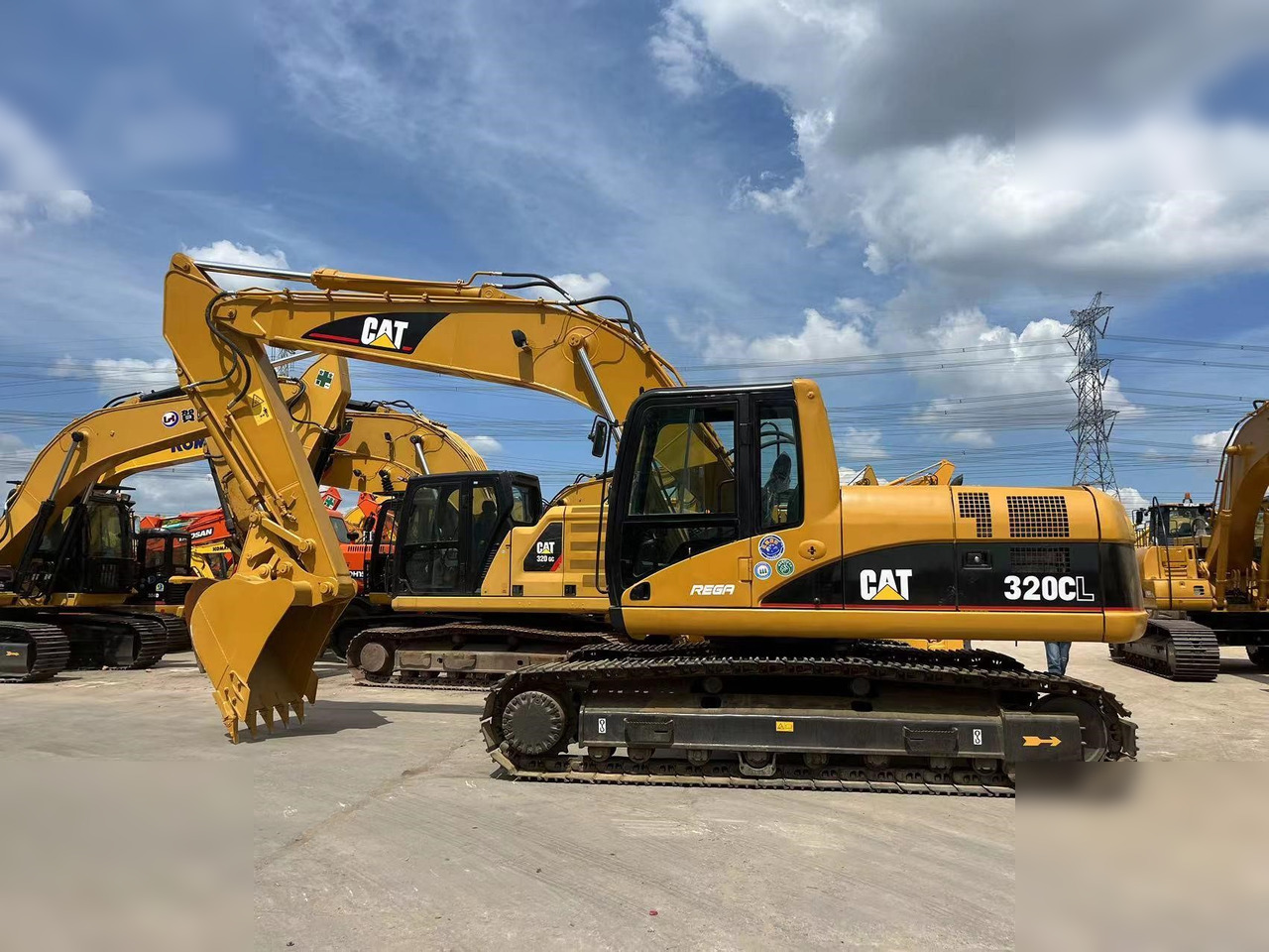 CATERPILLAR 320CL - حفارات زحافة: صور 1 CATERPILLAR 320CL - حفارات زحافة: صور 1