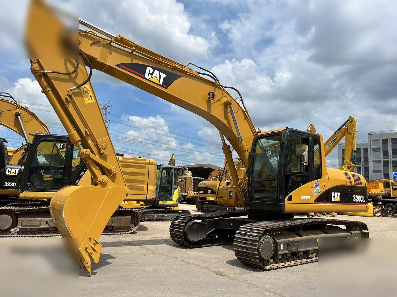 CATERPILLAR 320CL - حفارات زحافة: صور 4 CATERPILLAR 320CL - حفارات زحافة: صور 4