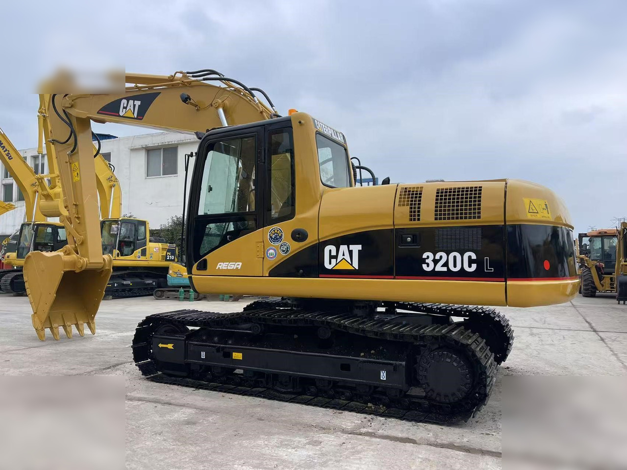 CATERPILLAR 320C - حفارات زحافة: صور 2 CATERPILLAR 320C - حفارات زحافة: صور 2