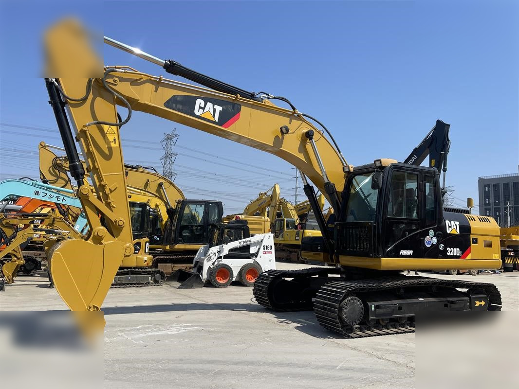 CATERPILLAR 320D2 - حفارات زحافة: صور 2 CATERPILLAR 320D2 - حفارات زحافة: صور 2