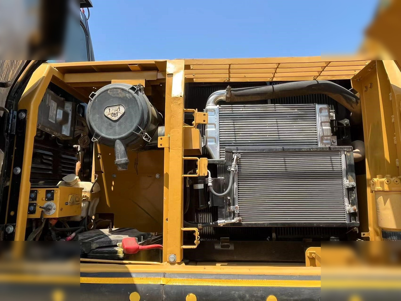 CATERPILLAR 320D - حفارات زحافة: صور 5 CATERPILLAR 320D - حفارات زحافة: صور 5