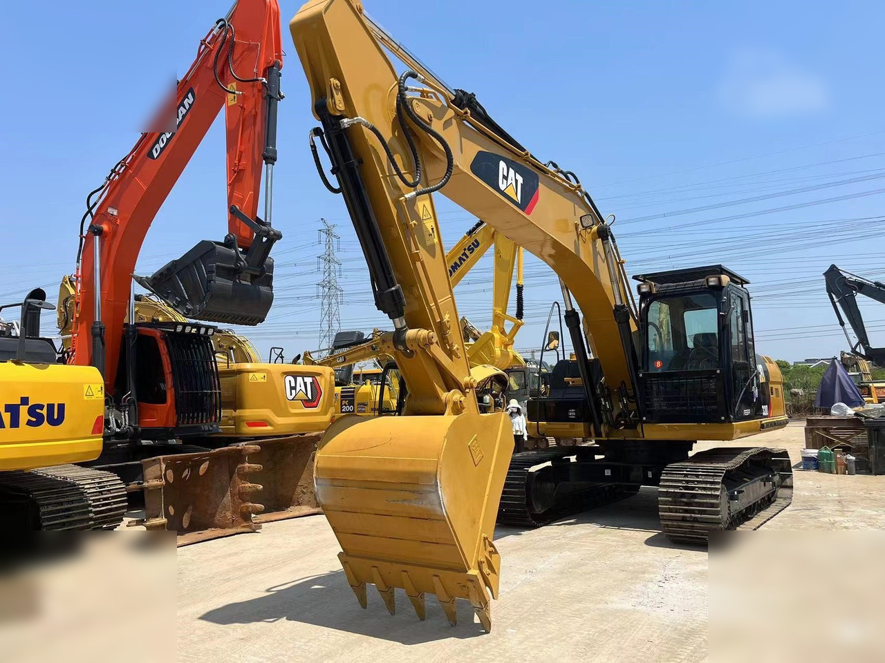 CATERPILLAR 320D - حفارات زحافة: صور 3 CATERPILLAR 320D - حفارات زحافة: صور 3
